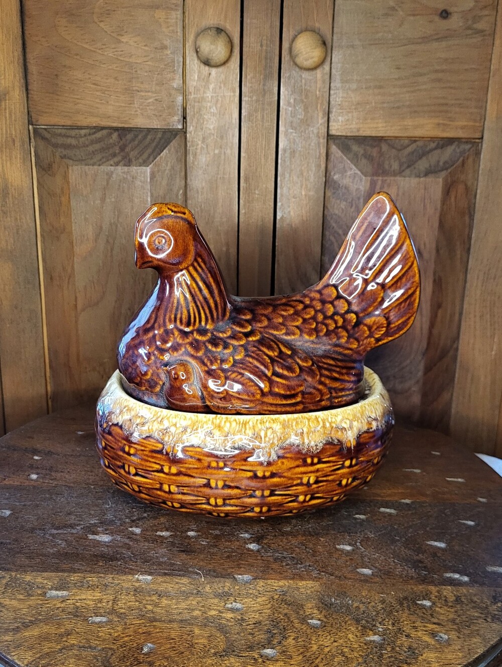 Hull Pottery Nesting Hen
